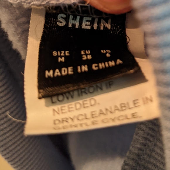 NWOT Kids Unisex, Pullover Hoodie, Kangaroo pocket, Dinosaur design, draw string - Picture 4 of 4